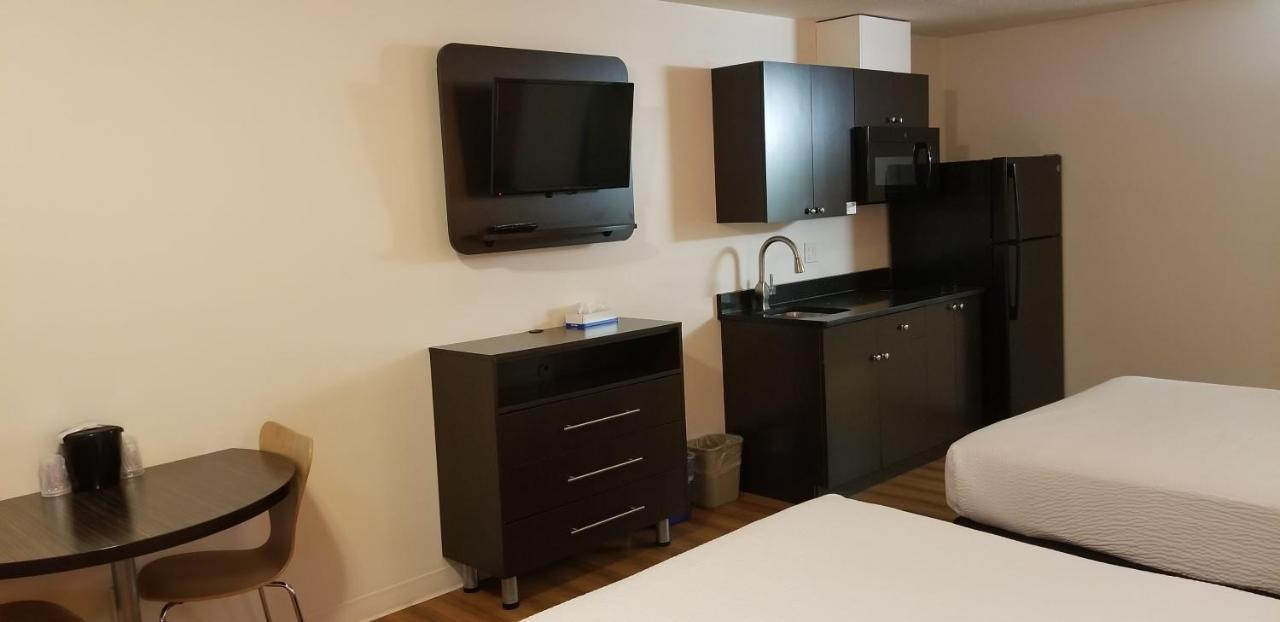 Joys Inn Innisfail, Ab Zewnętrze zdjęcie