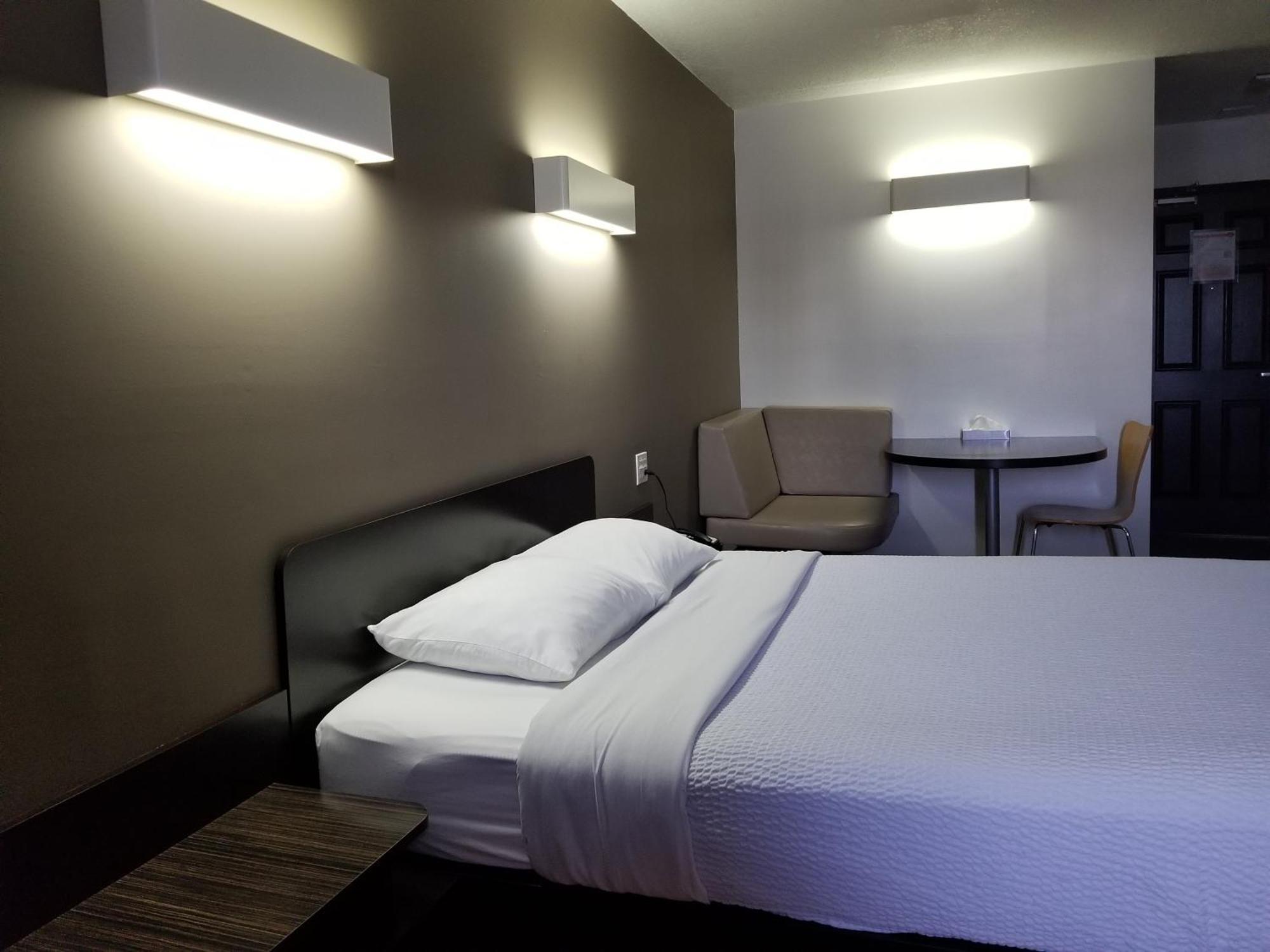 Joys Inn Innisfail, Ab Zewnętrze zdjęcie