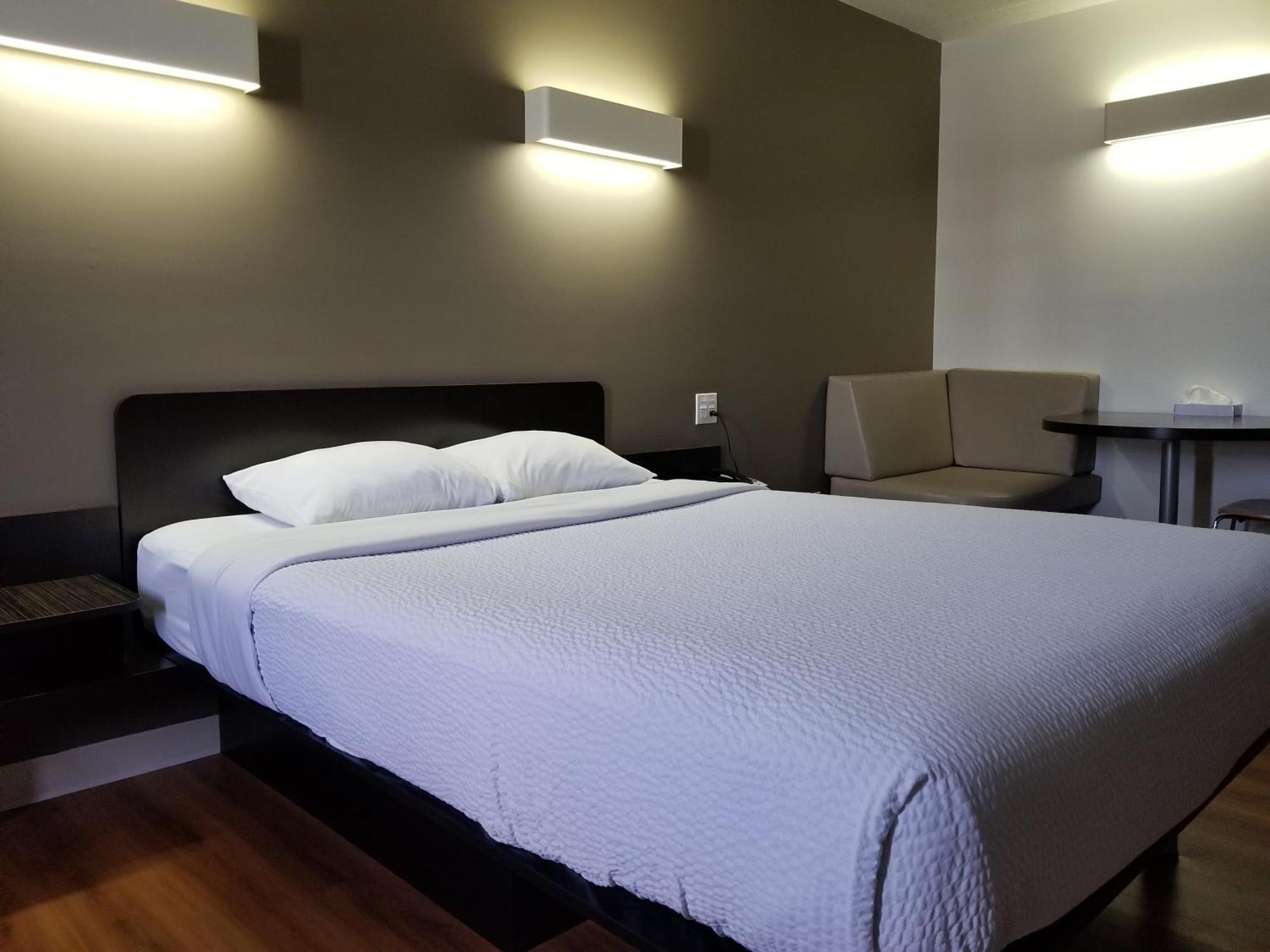 Joys Inn Innisfail, Ab Zewnętrze zdjęcie
