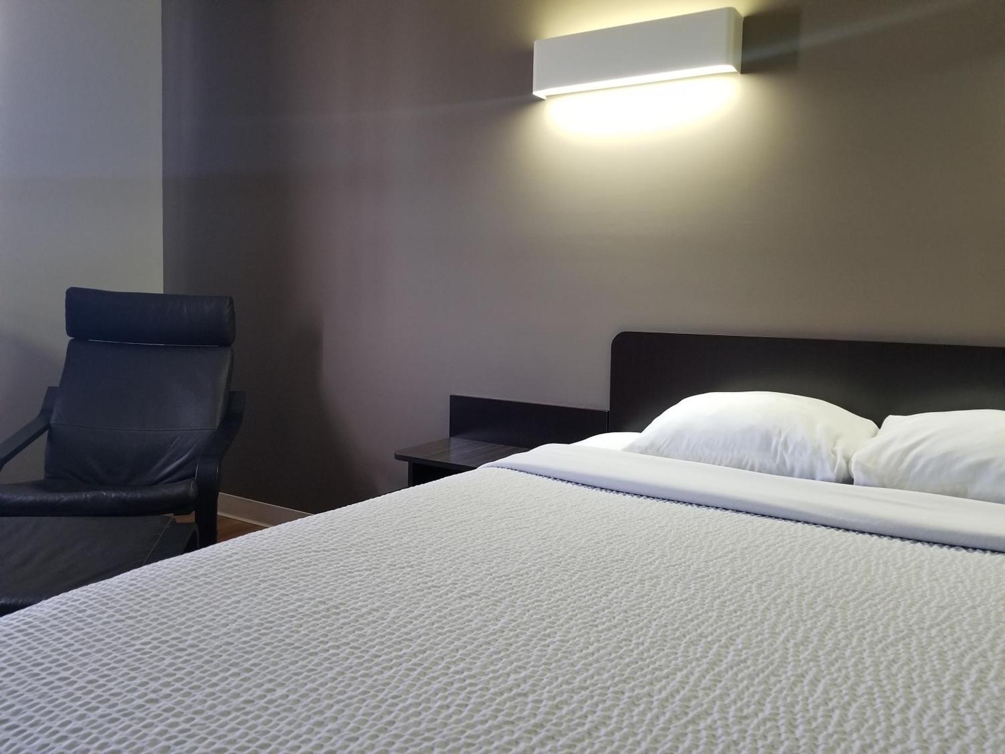 Joys Inn Innisfail, Ab Zewnętrze zdjęcie