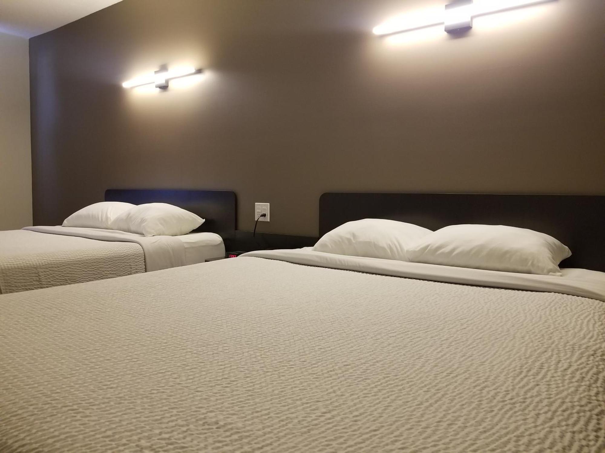 Joys Inn Innisfail, Ab Zewnętrze zdjęcie
