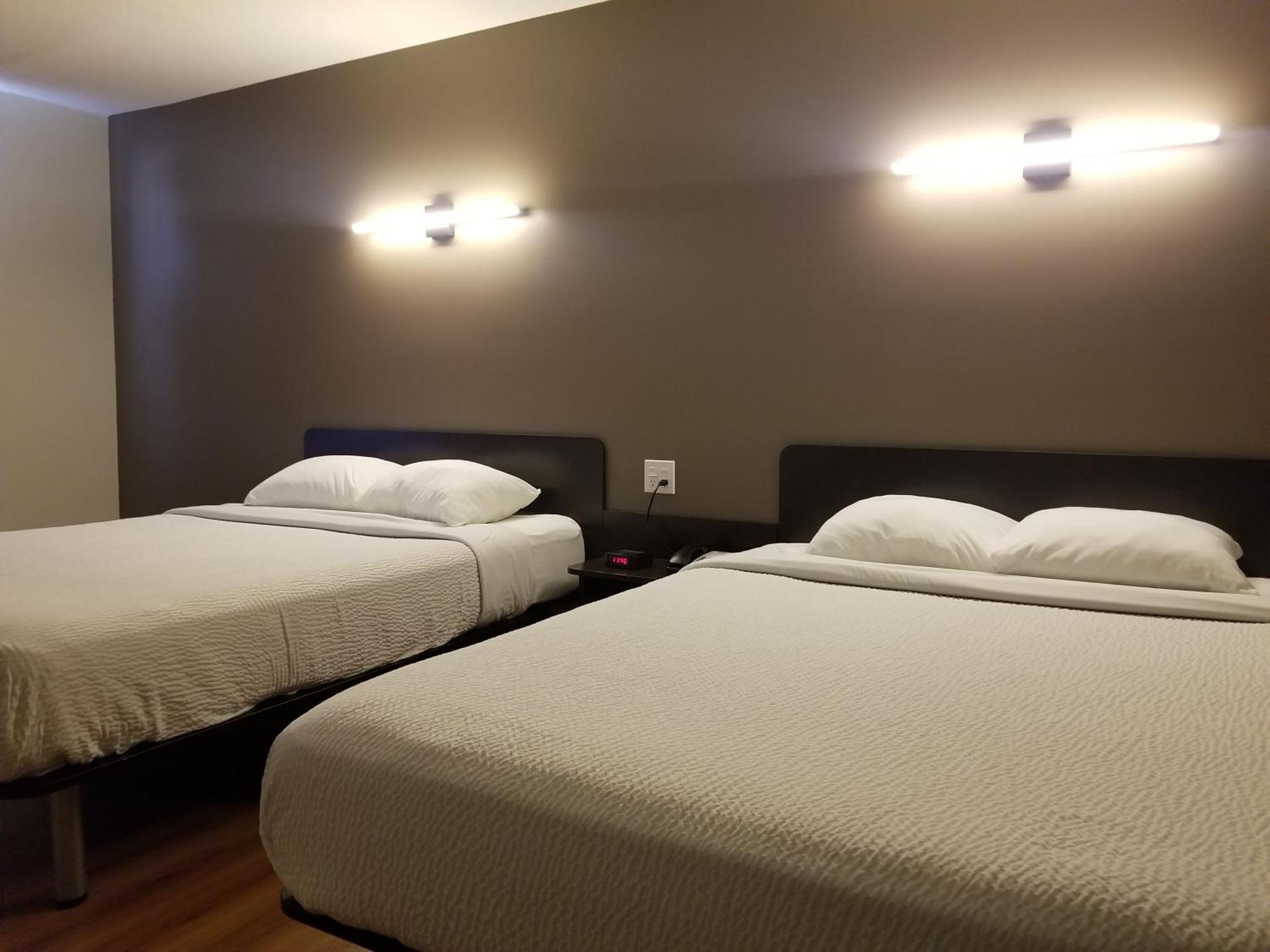 Joys Inn Innisfail, Ab Zewnętrze zdjęcie