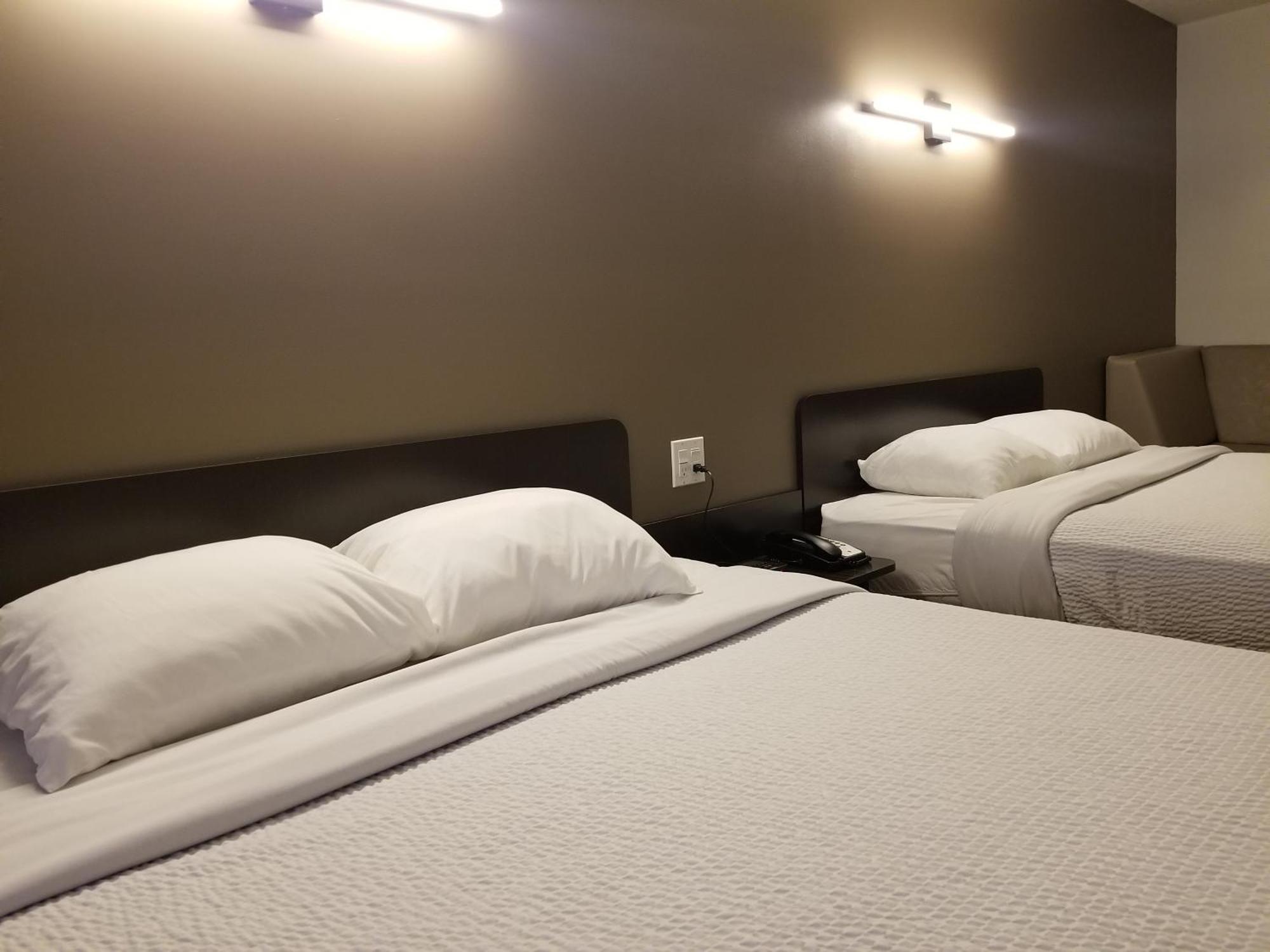 Joys Inn Innisfail, Ab Zewnętrze zdjęcie
