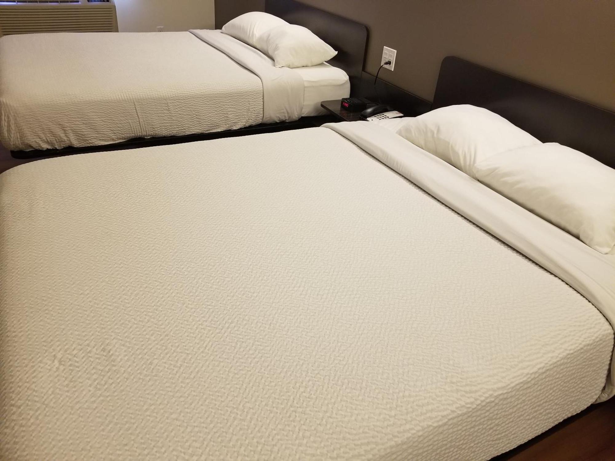 Joys Inn Innisfail, Ab Zewnętrze zdjęcie