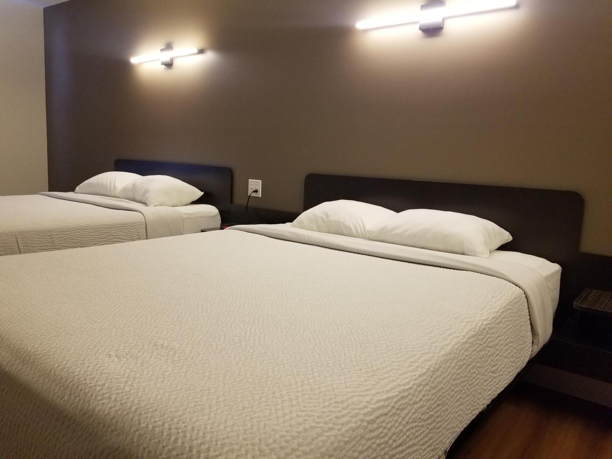 Joys Inn Innisfail, Ab Zewnętrze zdjęcie