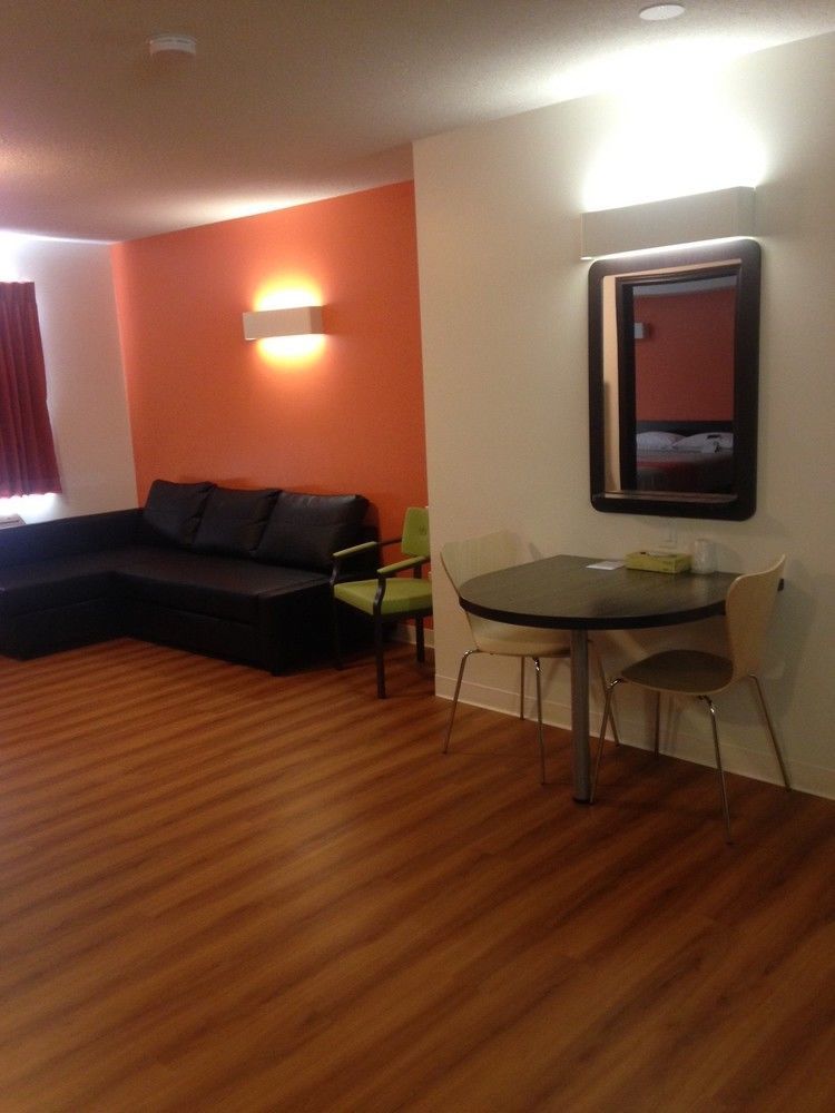 Joys Inn Innisfail, Ab Zewnętrze zdjęcie